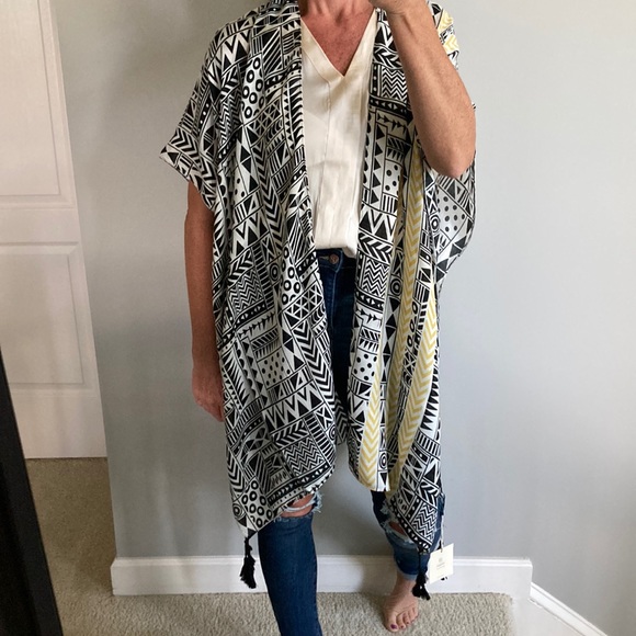 Geo Print Boho Kimono - Picture 2 of 10